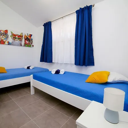 House Lori Tatil Evi
