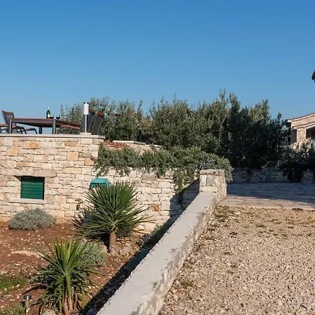 House Lori Tatil Evi