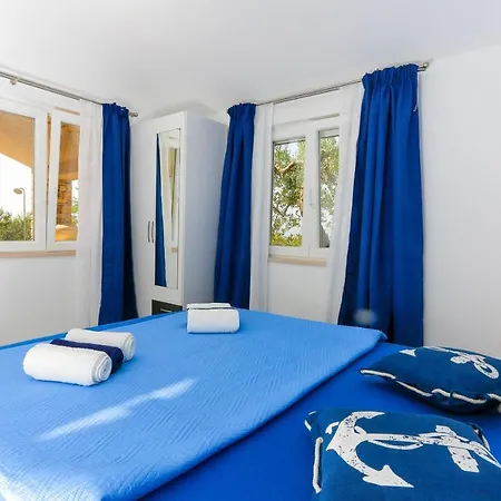 House Lori Tatil Evi