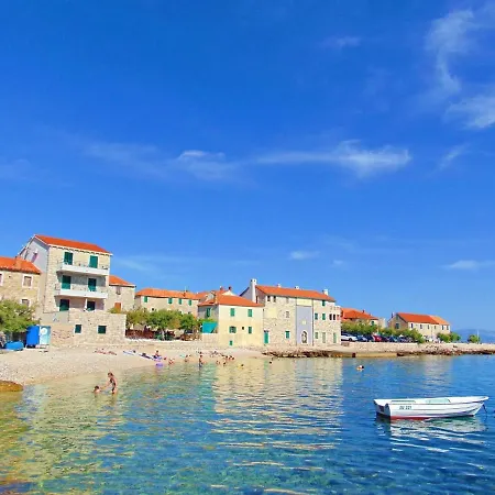 House Lori Tatil Evi Postira